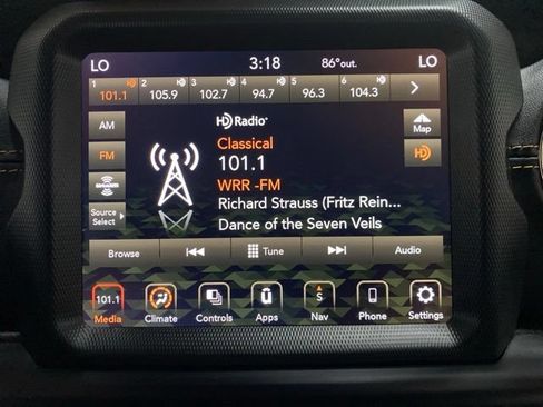 Used 2022 Jeep Wrangler Unlimited Sahara AWD/4WD image 45