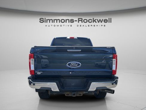 Used 2018 Ford F250 XLT w/ XLT Premium Package AWD/4WD image 4