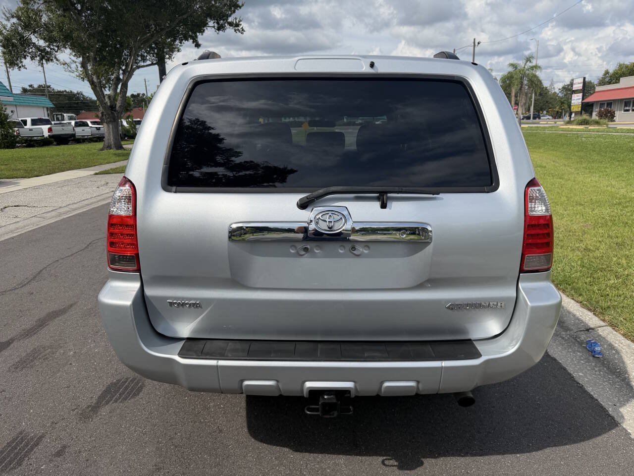 Used 2008 Toyota 4Runner SR5 w/ SR5 Extra Value Pkg 1 AWD/4WD image 3