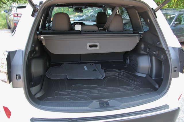 Used 2025 Subaru Forester Premium AWD/4WD image 35