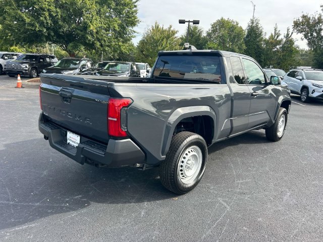 Used 2025 Toyota Tacoma SR AWD/4WD image 4