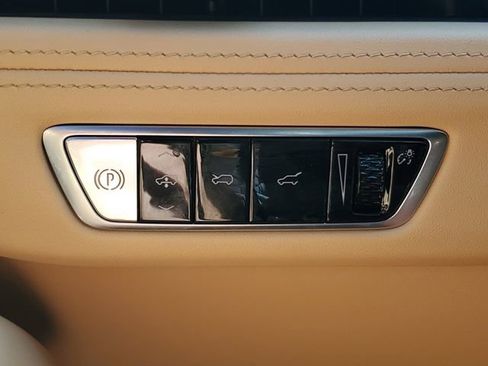 Used 2025 Cadillac Escalade IQ Sport 2 w/ LPO, ONYX Package AWD/4WD image 21