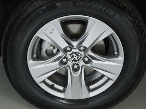 Used 2024 Toyota RAV4 XLE w/ Convenience Package AWD/4WD image 39