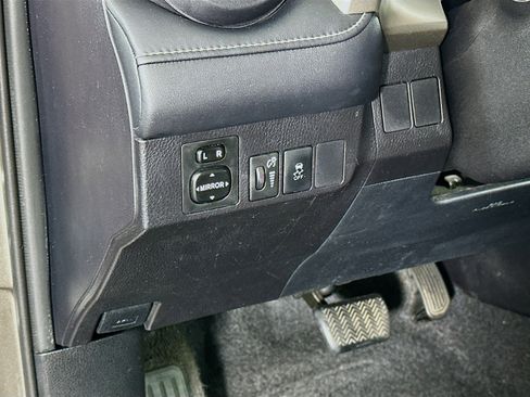 Used 2015 Toyota RAV4 XLE FWD image 16