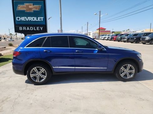 Used 2021 Mercedes-Benz GLC 300 4MATIC image 3