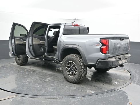 Used 2024 Chevrolet Colorado ZR2 w/ ZR2 Convenience Package III AWD/4WD image 50