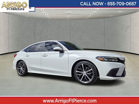 Used 2022 Honda Civic Touring image 1