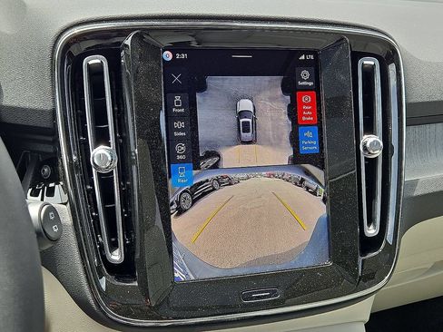 New 2026 Volvo XC40 B5 Plus w/ Protection Package Premier AWD/4WD image 27