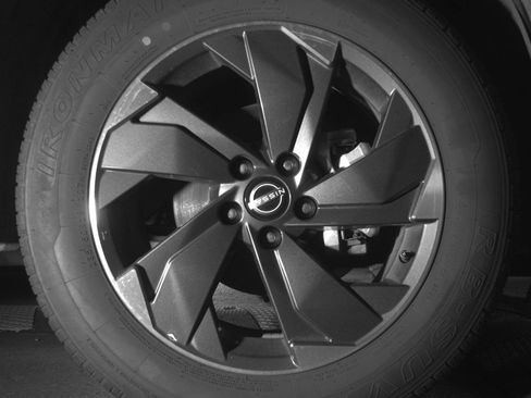 Used 2025 Nissan Rogue SV image 13