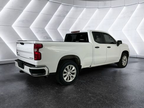 Used 2024 Chevrolet Silverado 1500 Custom image 4