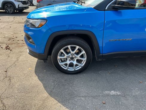 Used 2025 Jeep Compass Limited image 31