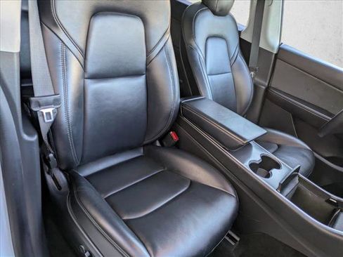 Used 2021 Tesla Model Y Long Range image 20
