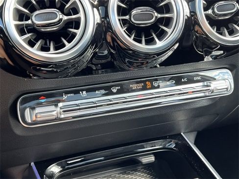 Certified 2025 Mercedes-Benz GLA 250 4MATIC image 26