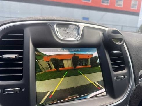 Used 2018 Chrysler 300 Limited w/ Safetytec Plus Group RWD image 7