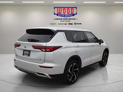 Used 2024 Mitsubishi Outlander AWD image 3