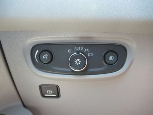 Used 2021 GMC Terrain SLT w/ Infotainment Package II FWD image 21