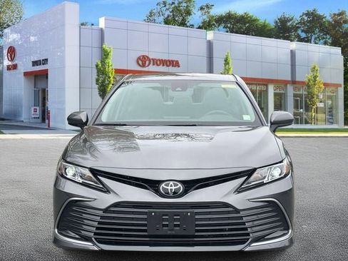 Used 2023 Toyota Camry LE image 2