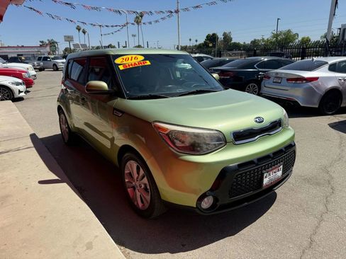 Used 2016 Kia Soul + w/ Audio Package image 3