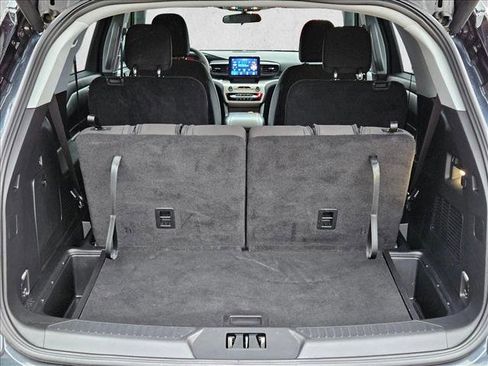 Certified 2024 Ford Explorer XLT RWD image 6