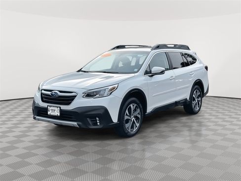 Used 2022 Subaru Outback Limited image 3