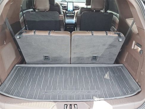 Used 2022 Ford Explorer King Ranch w/ Technology Package image 7