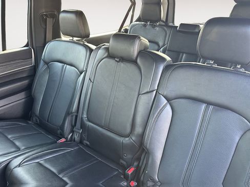 Used 2024 Jeep Wagoneer L Series III w/ Flexible Seating Group AWD/4WD image 13