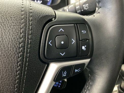 Used 2019 Toyota Highlander Limited Platinum image 13