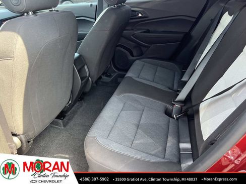 Used 2025 Chevrolet Trax RS FWD image 14