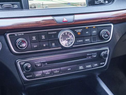 Used 2017 Kia Cadenza Technology FWD image 21