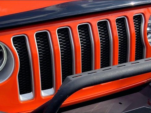 Used 2018 Jeep Wrangler Unlimited Sahara AWD/4WD image 28
