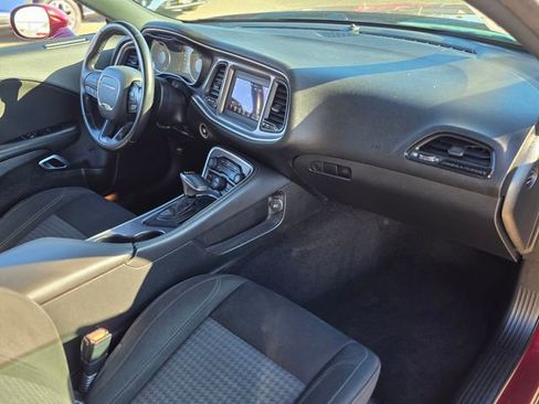 Used 2020 Dodge Challenger SXT image 9