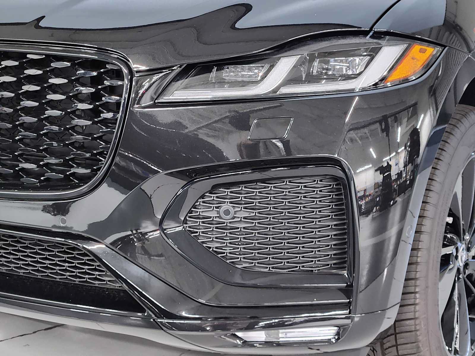 New 2026 Jaguar F-PACE R-Dynamic S AWD/4WD image 12