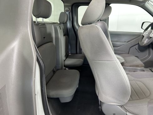 Used 2019 Nissan Frontier S image 27