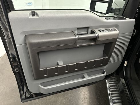 Used 2011 Ford F250 XLT w/ XLT Premium Pkg AWD/4WD image 18
