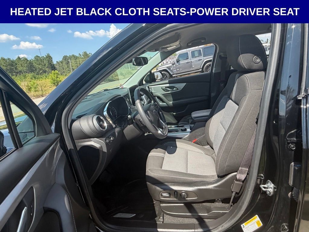 Used 2024 Chevrolet Blazer LT w/ Convenience Package FWD image 3