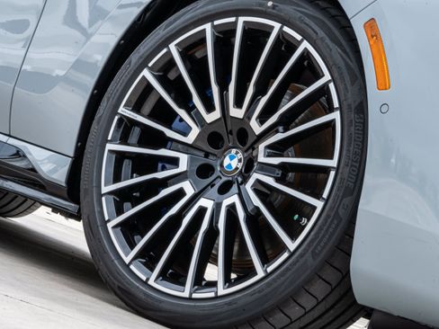 New 2026 BMW i7 xDrive60 AWD/4WD image 9