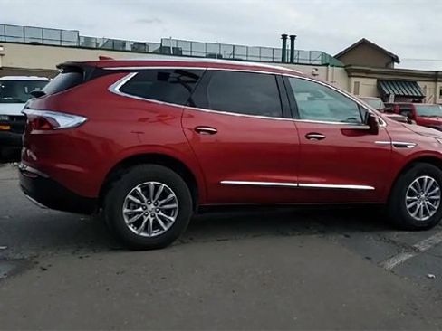 Used 2024 Buick Enclave Premium image 9