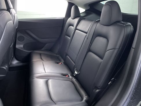 Used 2021 Tesla Model Y Long Range image 20