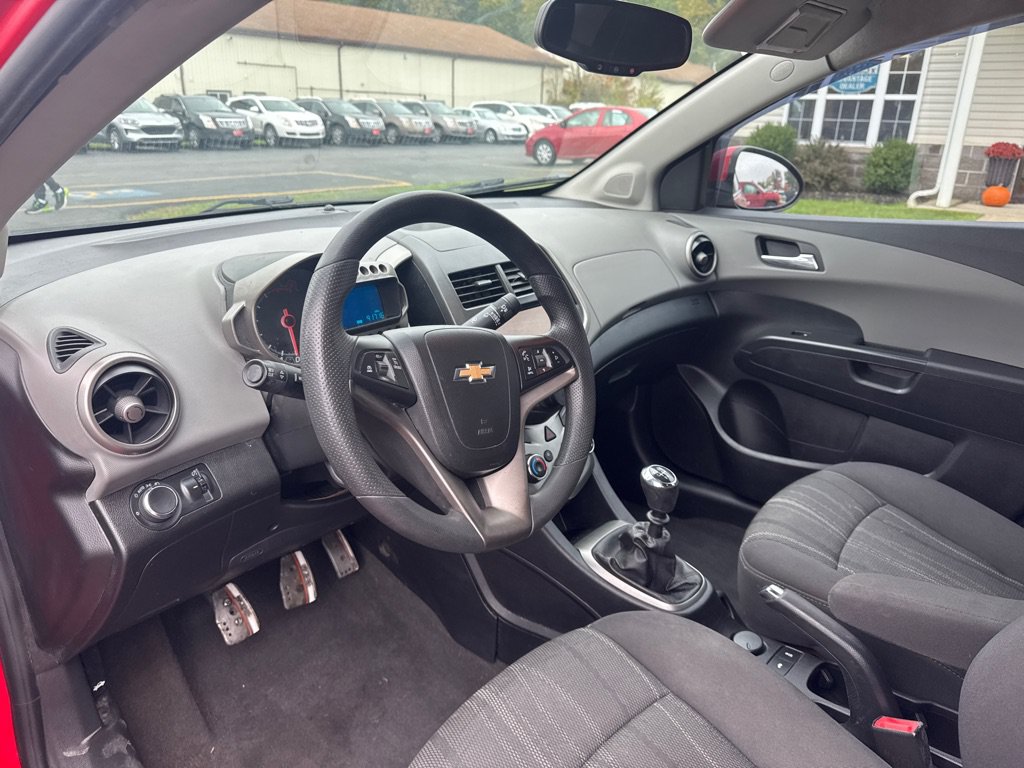 Used 2015 Chevrolet Sonic LT FWD image 13