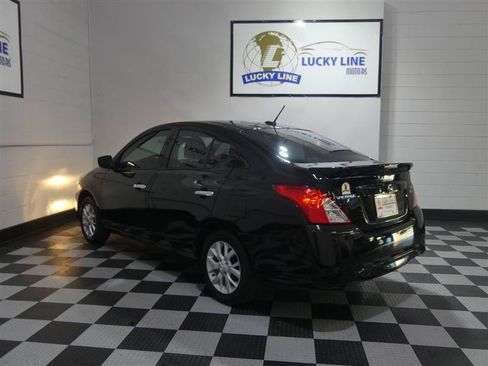 Used 2018 Nissan Versa SV w/ SV Special Edition Package FWD image 11