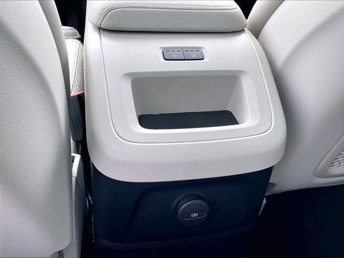 New 2026 Volvo XC60 T8 Ultra w/ Protection Package Premier image 16