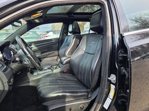 Used 2014 Chrysler 300 S image 9