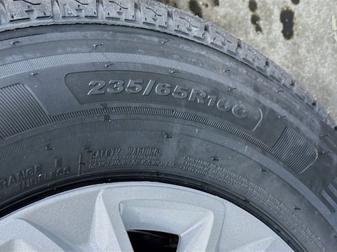 Used 2024 Ford Transit 350 XLT RWD image 29