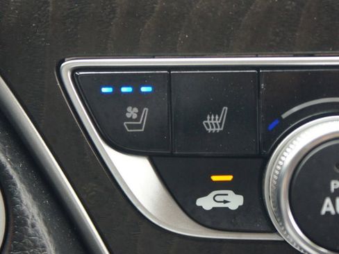 Used 2022 Honda Accord Touring image 9