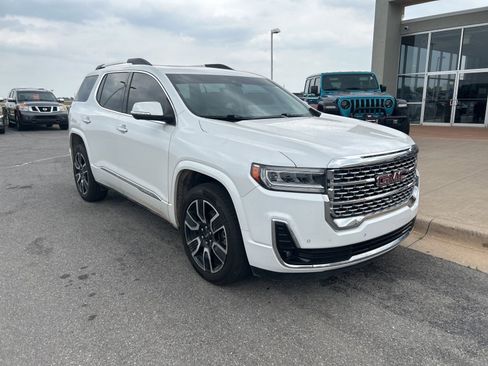 Used 2021 GMC Acadia Denali w/ Denali Technology Package FWD image 3