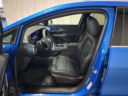 Used 2024 Chevrolet Equinox EV LT image 7