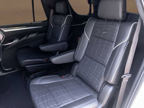 Used 2025 Cadillac Escalade V AWD/4WD image 25