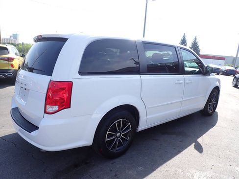 Used 2015 Dodge Grand Caravan SE w/ Quick Order Package 29E SE FWD image 6