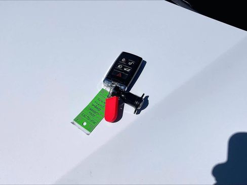 Used 2021 Land Rover Range Rover Evoque SE image 14