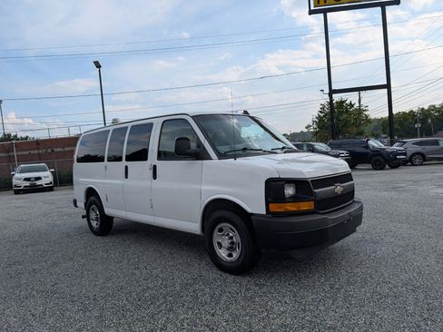 Used 2017 Chevrolet Express 2500 LS RWD image 3
